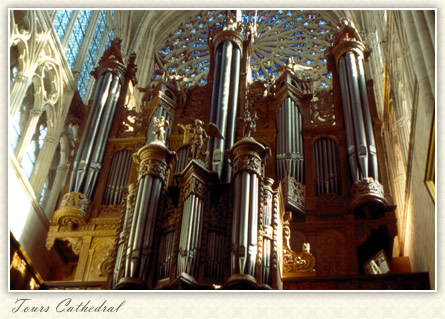 Grand Orgue in South Transept: Tours Cathedral