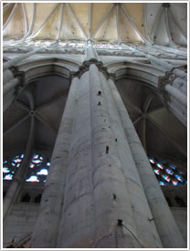 South choir elevation (158 ft.) from pillar base & south ambulatory vault, Beauvais Cathedral click for full-size image