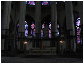 Choir, east end (13th c.) & high altar (1758), Beauvais Cathedral click for full-size image
