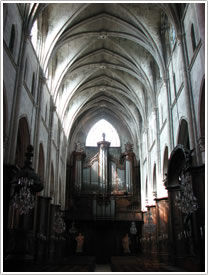Nave looking west (13th-15th c.), Église St-Jacques, Compiègne click for full-size image