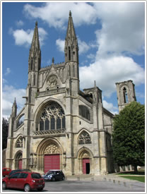 Abbaye St-Martin (12th-14th c.) from west, Laon click for full-size image