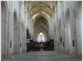 Nave looking east (12th-13th c.), Abbaye St-Martin, Laon click for full-size image