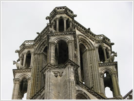 Oxen on southwest tower (early 13th c.), Laon Cathedral click for full-size image