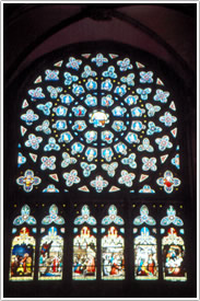 South transept rose window (15th c.), St-Pol-de-L&eacute;on Cathedral