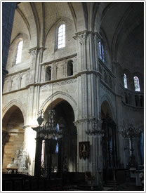 Northeast transept pier & north choir, Langres Cathedral