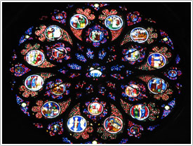 West end rose (Henri de Nivelle, 1394) (closeup), Lyon Cathedral