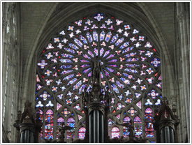 South transept rose with top pipes of organ (landscape), Tours Cathedral