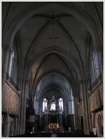 Nave, looking east (12th c., portrait), Angers Cathedral