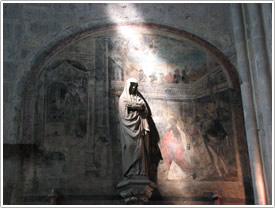 Statue & mural above sacristy door (14th c.), Notre-Dame-du-Fort, &Eacute;tampes