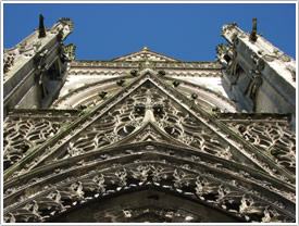 West front, looking up from archivolts, Abbaye de la Trinit&eacute;, Vend&ocirc;me