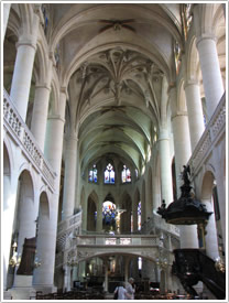 Nave looking east, St-Étienne-du-Mont, Paris click for full-size image