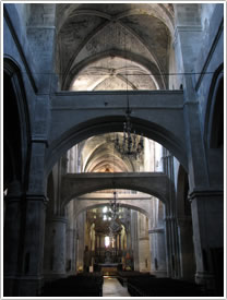 Nave, looking east, with basket-handle supporting arches, Basilique St-Paul, Narbonne