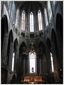 Choir (1272-1332), looking east, Narbonne Cathedral