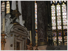 Angels on high altar, left side, Narbonne Cathedral