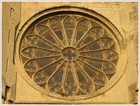 West front rose window exterior (14th c.), Béziers Cathedral