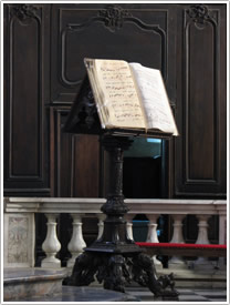 'Lutrin' in chancel, Lod&egrave;ve Cathedral