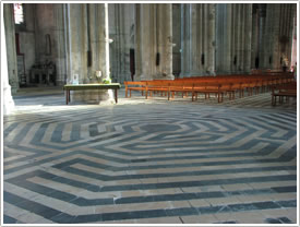 Maze in west end of nave (1495), Basilique, St-Quentin