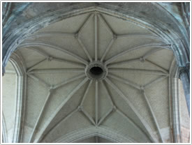 Star vault of crossing of grand transept (13th c.), Basilique, St-Quentin