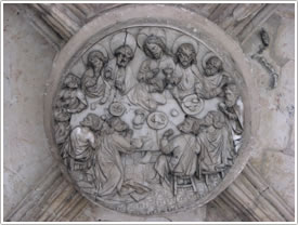 'Last Supper' keystone on south portal vault, Église St-Germain-l'Auxerrois, Paris click for full-size image
