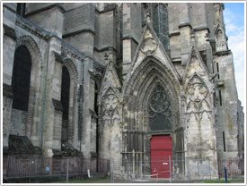 Portal in east wall of north transept (1276-1300), Soissons Cathedral