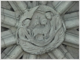 'Agnus Dei' boss in vault of oblique chapel (early 14th c.), Soissons Cathedral