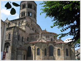 Chevet (12th c.) from southeast, St-Austremoine, Issoire click for full-size image