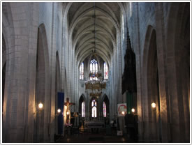 Nave looking east (begun 1396, completed late 15th c.), St-Flour Cathedral click for full-size image