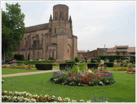 Approaching west front from Bishop's Garden, Lavaur Cathedral click for full-size image