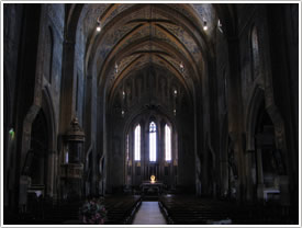 Nave (13th-14th c.), looking east, Lavaur Cathedral click for full-size image