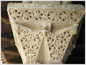 Capital #70, 'Vegetal design of Mozarabic influence,' north gallery, St-Pierre, Moissac click for full-size image