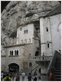 Parvis des Églises with Chapelle St-Michel & Chapelle Notre-Dame (11th c.), Rocamadour click for full-size image