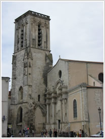 West front (late 17th-early 18th c.) with bell-tower (15th c.), St-Sauveur, La Rochelle click for full-size image