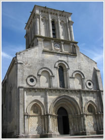 Romanesque west front (12th c.), Église St-Nicolas, Maillezais click for full-size image
