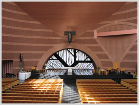 Nave looking toward high altar (consecrated 1996), Évry Cathedral click for full-size image