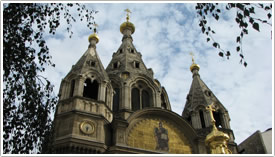 Towers (1859-61) and mosaic pediment (1956), Cathédrale St-Alexandre-Nevsky, Paris click for full-size image