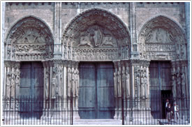 West front 'Portail Royal' (1145-55), Chartres Cathedral click for full-size image