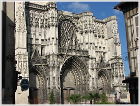 Flamboyant west front (Chambiges, early 16th c.), Troyes Cathedral