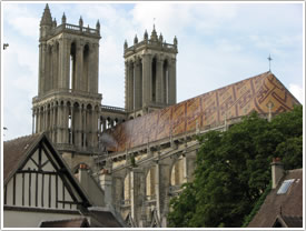 Nave roof & west front towers from southeast, Collégiale Notre-Dame, Mantes click for full-size image