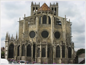 Chevet (14th c.) from east, Collégiale Notre-Dame, Mantes click for full-size image