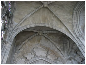 Chapelle de Navarre vault (early 14th c.), Collégiale Notre-Dame, Mantes click for full-size image
