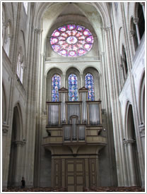 West end nave (13th c.) with organ, Collégiale Notre-Dame, Mantes click for full-size image