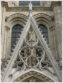 West front south portal gable (14th c.), Collégiale Notre-Dame, Mantes click for full-size image