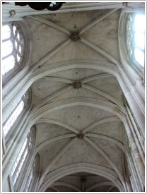 Nave vault (12th c.) looking east, Senlis Cathedral click for full-size image