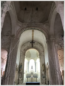Crossing dome with bell pulls & choir (1100), St-Blaise, La Celle (near Bourges) click for full-size image