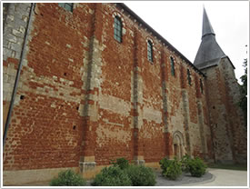 South nave exterior (mid-12th c.) & bell-tower (16th c.), St-Michel, Chârost click for full-size image