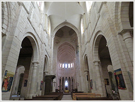 Nave looking east (4 bays rebuilt 1695), Notre-Dame, La Charité-sur-Loire click for full-size image