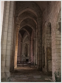 South ambulatory (1115-35), Notre-Dame, La Charité-sur-Loire click for full-size image