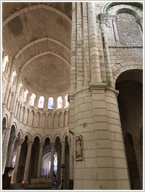 Choir (1115-35) & southeast transept (1060-80), Notre-Dame, La Charité-sur-Loire click for full-size image