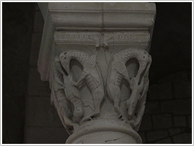 Choir capital #4 (12th c.), Notre-Dame, La Charité-sur-Loire click for full-size image