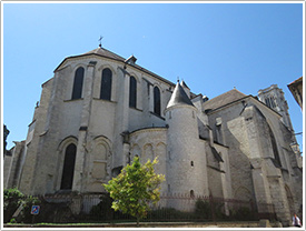 Northeast exterior (early 13th c.) with north apse chapel (1080), Chalon-sur-Saône Cathedral click for full-size image